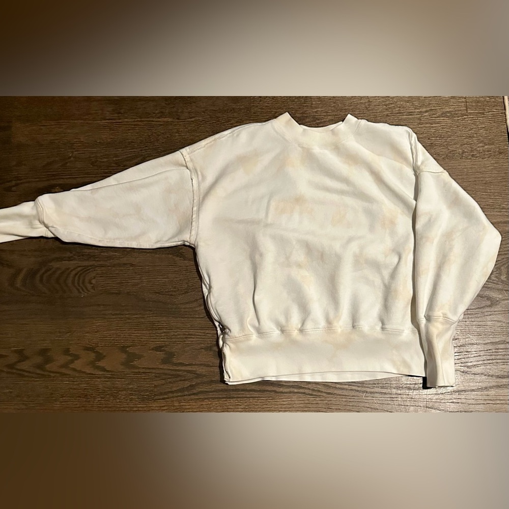 Women’s Abercrombie & Fitch Tie-Dyed Sweatshirt. Size S. Includes Side Zippers.